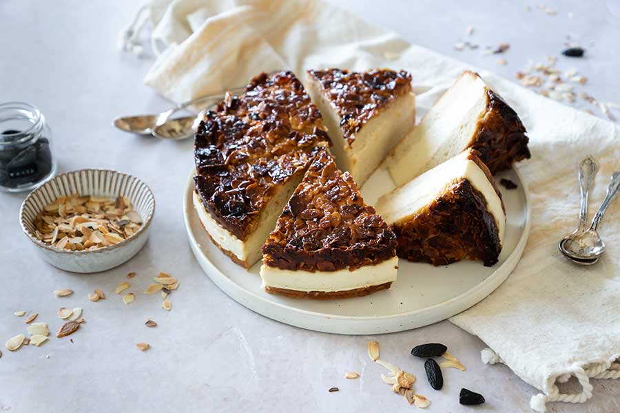 Bienenstich mit Tonka-Creme Bienenstich mit Tonka-Creme