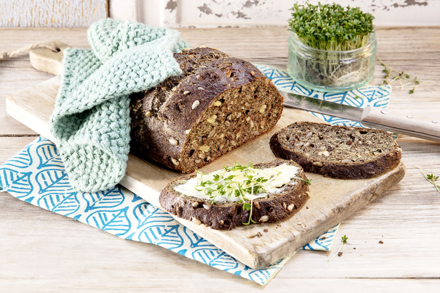 Eiweißbrot mit Hanf- und Leinmehl Eiweißbrot mit Hanf- und Leinmehl