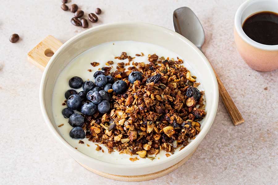 Espresso Granola mit Cranberries und Cashewkernen