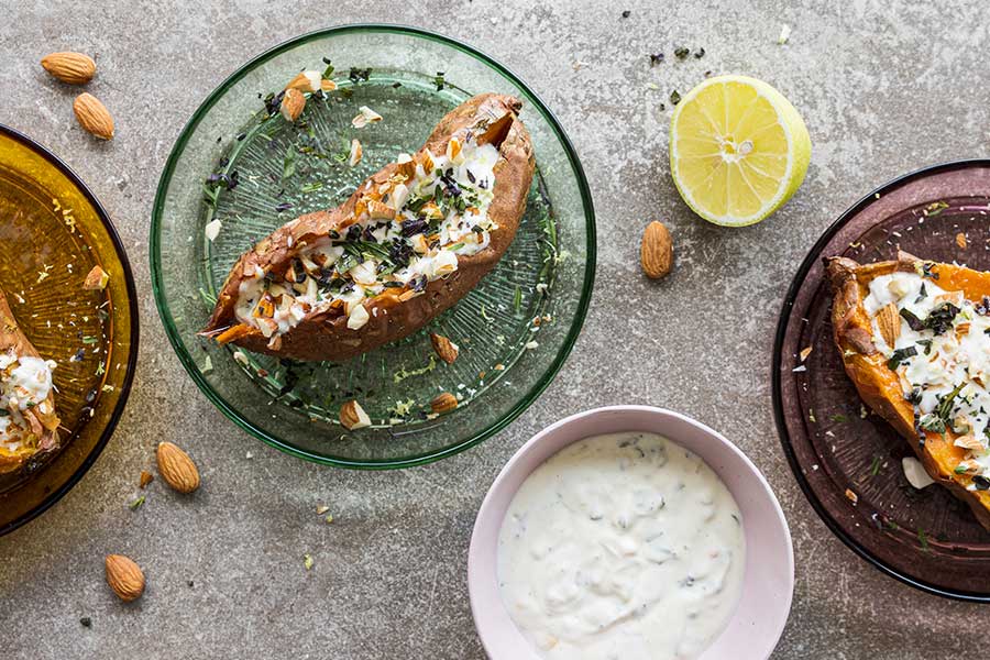 Süßkartoffel gebacken mit Mandelmusdip Süßkartoffel gebacken mit Mandelmusdip