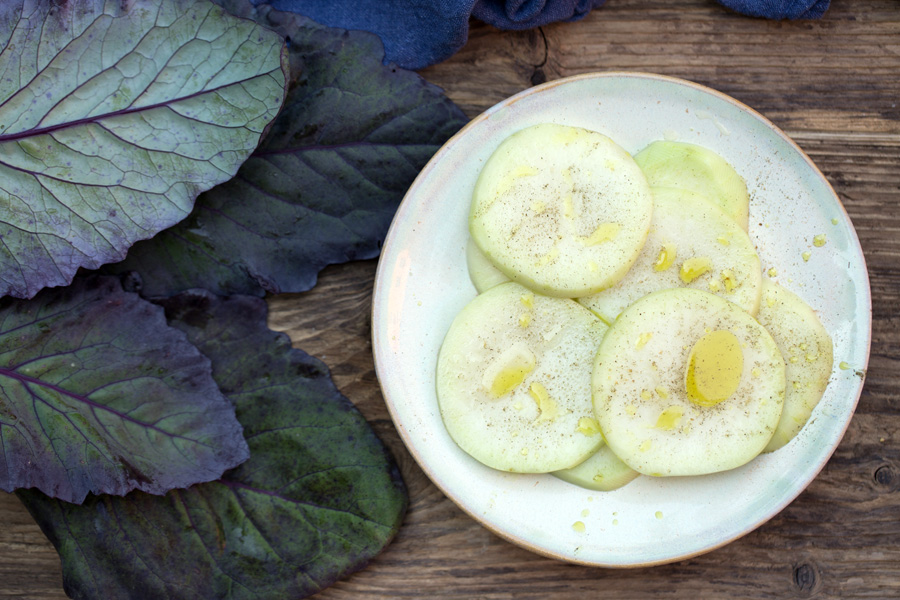 Kohlrabi mit Lein-, Hanf- und Kürbis...