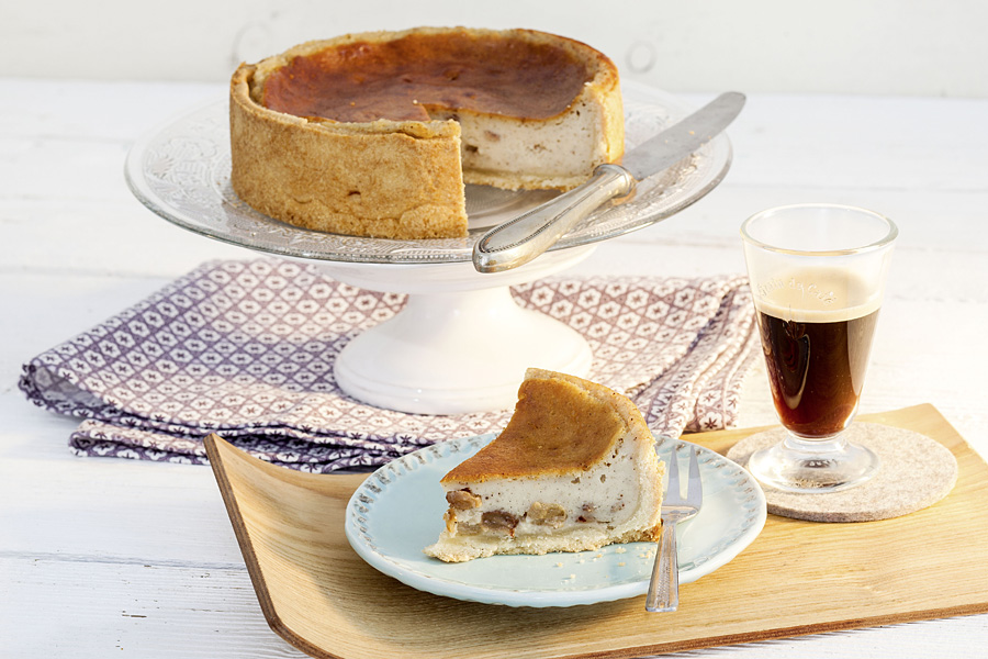 Mandel-Käsekuchen mit Sultaninen Mandel-Käsekuchen mit Sultaninen
