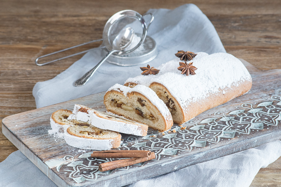 Aprikosen-Mandelstollen Aprikosen-Mandelstollen