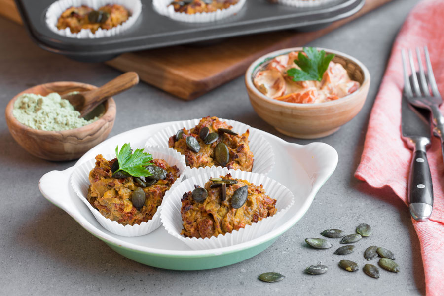 Pikante Muffins mit Kürbiskernmehl Pikante Muffins mit Kürbiskernmehl