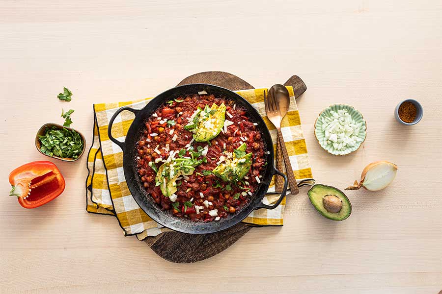 Veganes Shakshuka mit Avocado Veganes Shakshuka mit Avocado