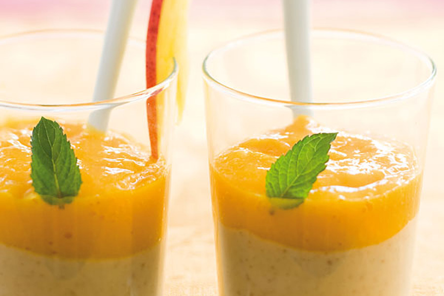 Vanille Mandel-Creme mit Mangosauce Vanille Mandel-Creme mit Mangosauce
