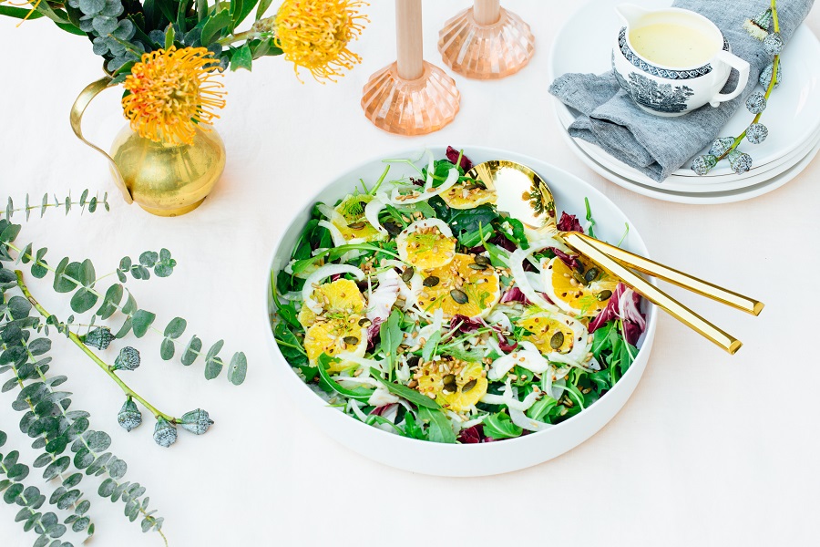 Fenchel-Orangen-Salat mit geröstetem Kernemix Fenchel-Orangen-Salat mit geröstetem Kernemix