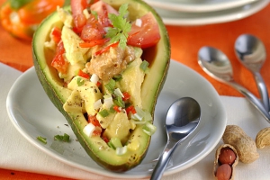 Avocadoschiffchen mit Erdnussmus