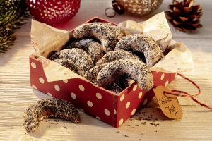 Kipferl mit Chia und Tonka