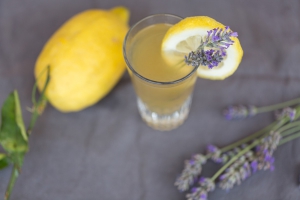 Limonade mit Lavendel