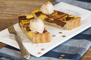 Schokoladen-Kürbistarte mit Bananeneis, glutenfrei